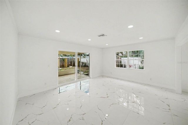 7813 N MATANZAS AVENUE, Tampa, FL 33614