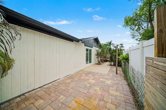 7813 N MATANZAS AVENUE, Tampa, FL 33614