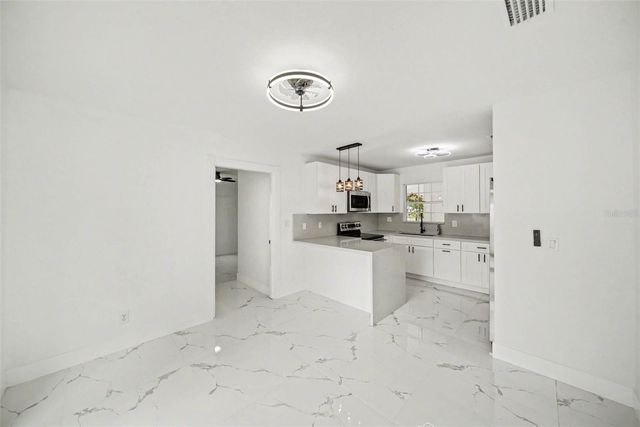 7813 N MATANZAS AVENUE, Tampa, FL 33614