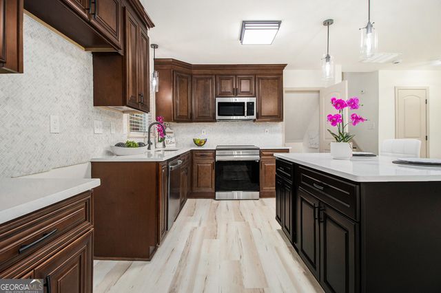 2508 Fontaine Circle, Decatur, GA 30032