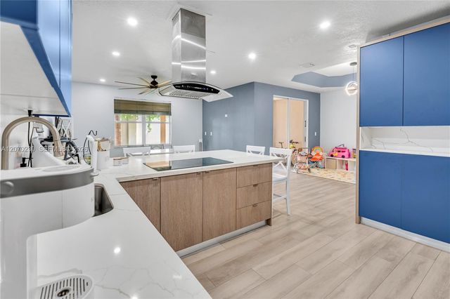 11369 NW 73rd Terrace, Doral, FL 33178