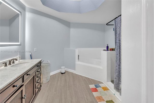 11369 NW 73rd Terrace, Doral, FL 33178