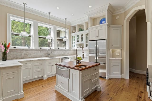 2615 East Avenue, Brighton, NY 14610