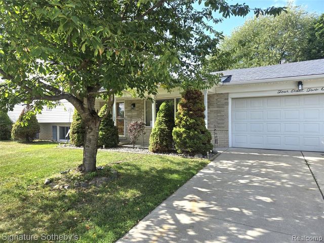 4821 Shelbyshire Drive, Utica, MI 48316