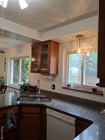 4821 Shelbyshire Drive, Utica, MI 48316