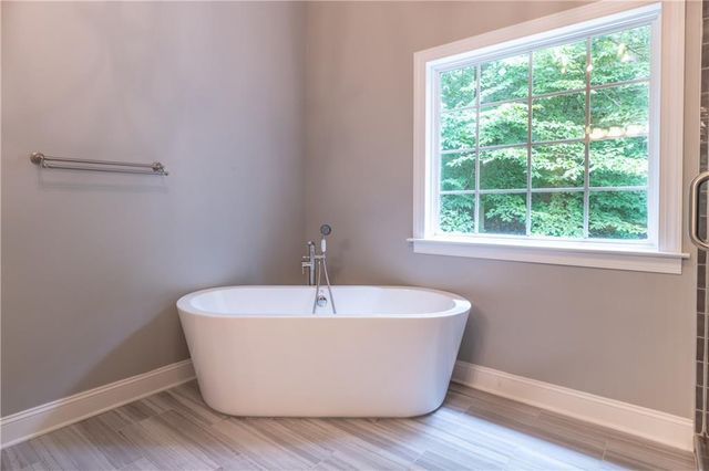 5181 Heather SE Road, Smyrna, GA 30082