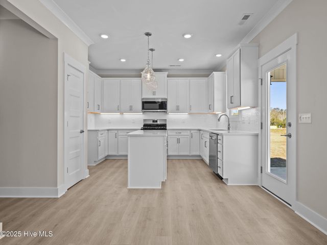 120 Cripple Creek Drive, Peletier, NC 28584