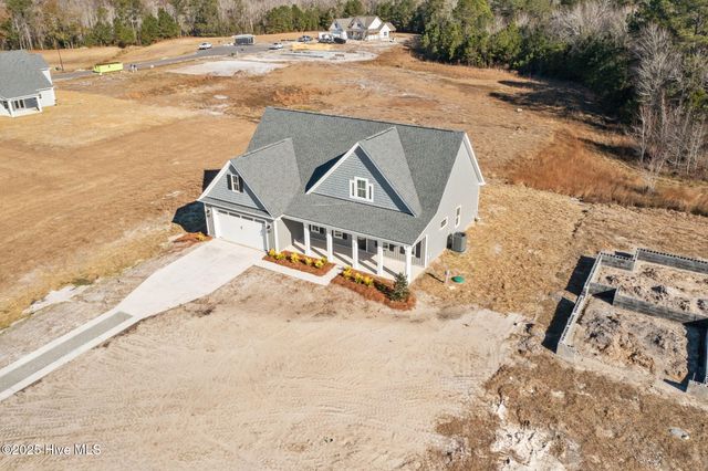 120 Cripple Creek Drive, Peletier, NC 28584