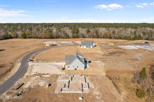 120 Cripple Creek Drive, Peletier, NC 28584