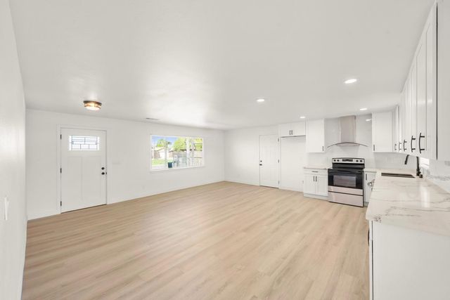 2504 48th Ave, Sacramento, CA 95822