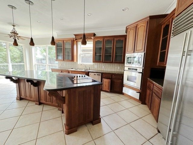 201 Casas Del Sur Street, Granbury, TX 76049