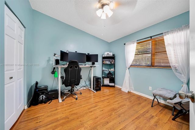 7931 NW 10th Ct, Plantation, FL 33322
