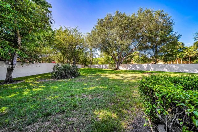 7931 NW 10th Ct, Plantation, FL 33322
