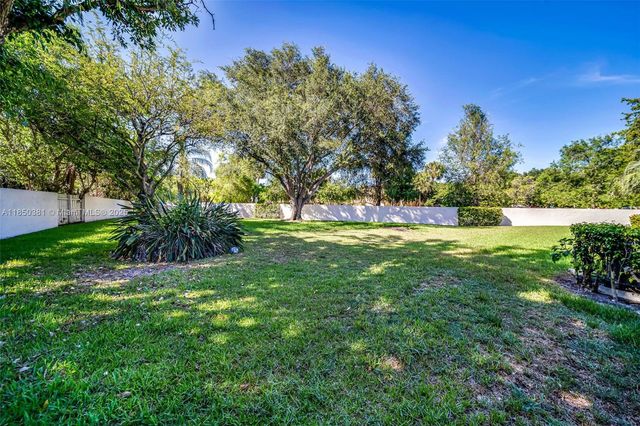 7931 NW 10th Ct, Plantation, FL 33322
