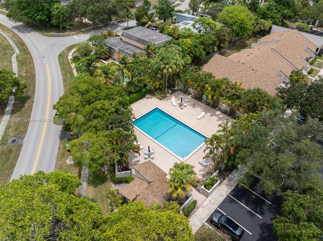 7931 NW 10th Ct, Plantation, FL 33322