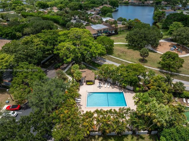 7931 NW 10th Ct, Plantation, FL 33322