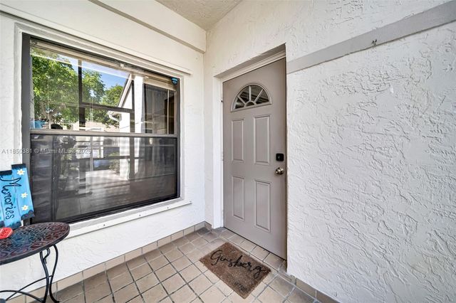 7931 NW 10th Ct, Plantation, FL 33322