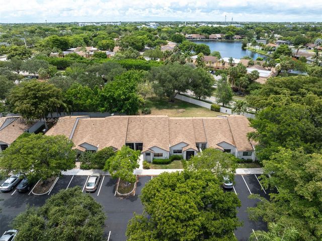 7931 NW 10th Ct, Plantation, FL 33322