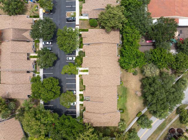 7931 NW 10th Ct, Plantation, FL 33322