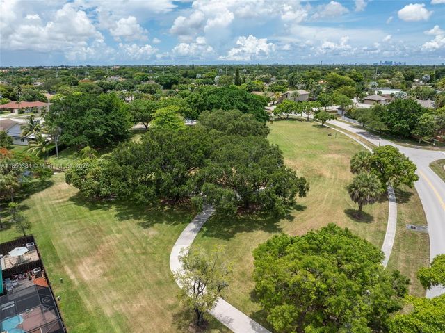 7931 NW 10th Ct, Plantation, FL 33322