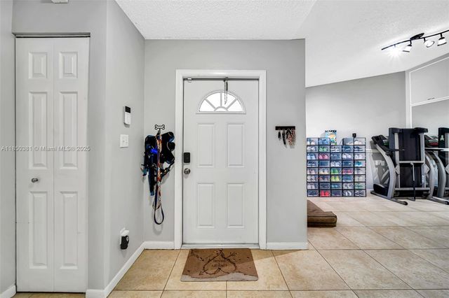 7931 NW 10th Ct, Plantation, FL 33322