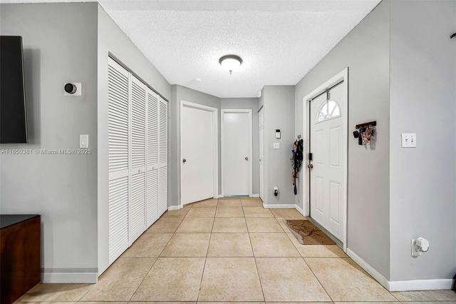 7931 NW 10th Ct, Plantation, FL 33322
