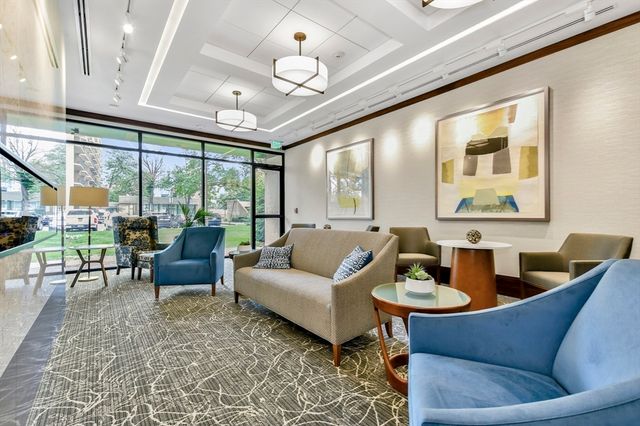 6 Whittier Pl 8P, Boston, MA 02114