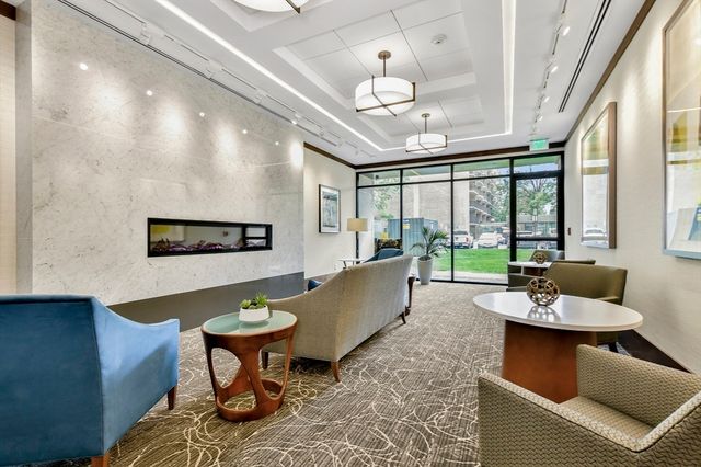 6 Whittier Pl 8P, Boston, MA 02114