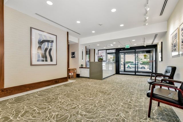 6 Whittier Pl 8P, Boston, MA 02114