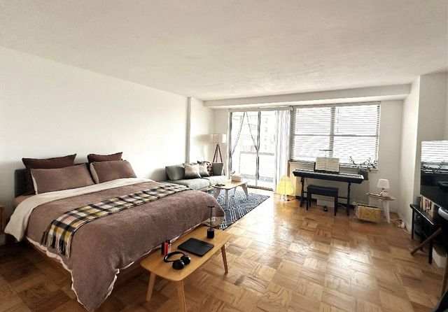 6 Whittier Pl 8P, Boston, MA 02114