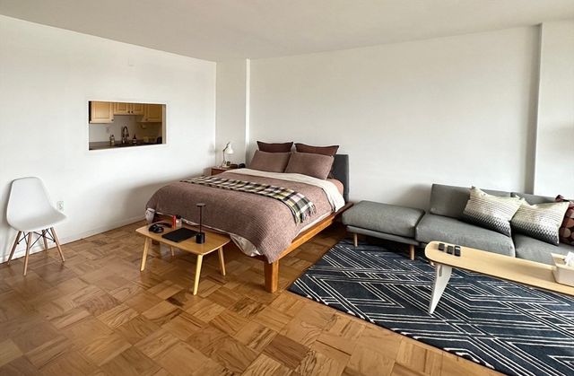 6 Whittier Pl 8P, Boston, MA 02114