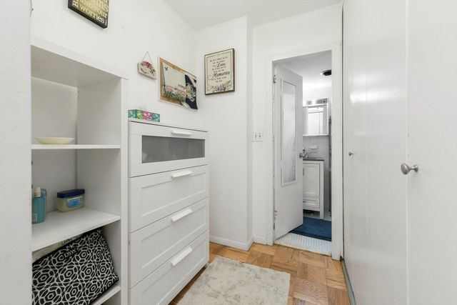 6 Whittier Pl 8P, Boston, MA 02114