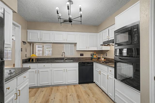 794 Thicket Lane, Houston, TX 77079