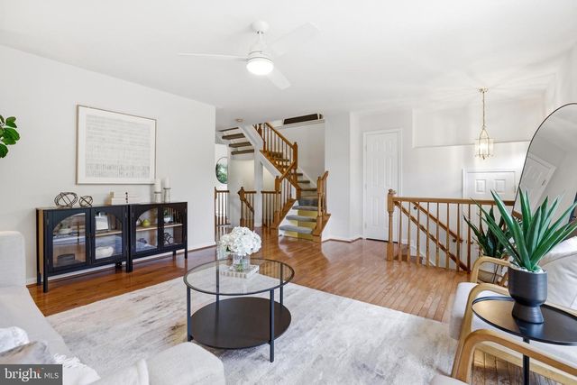 6428 OVERCOAT LN, Centreville, VA 20121