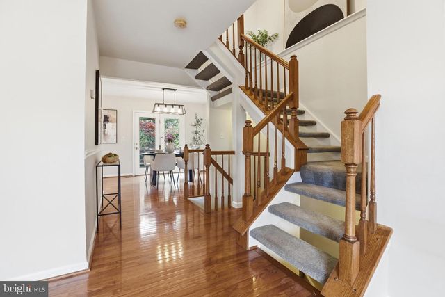 6428 OVERCOAT LN, Centreville, VA 20121