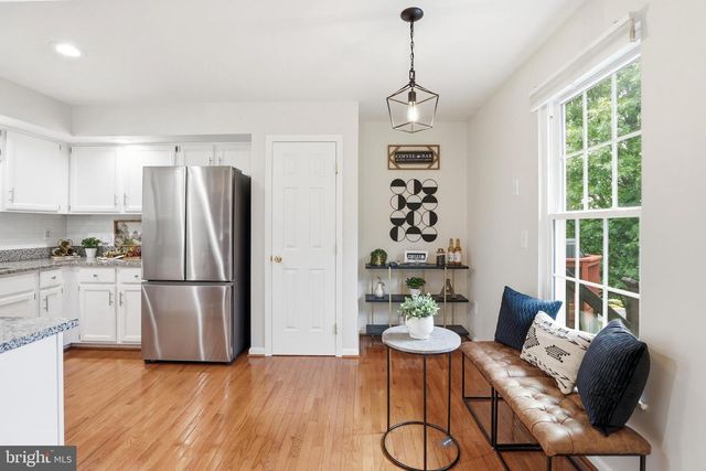6428 OVERCOAT LN, Centreville, VA 20121