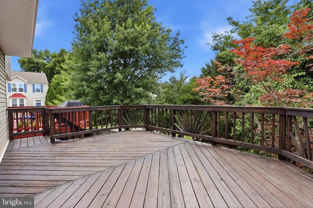 6428 OVERCOAT LN, Centreville, VA 20121