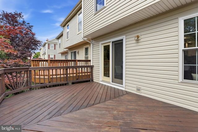 6428 OVERCOAT LN, Centreville, VA 20121