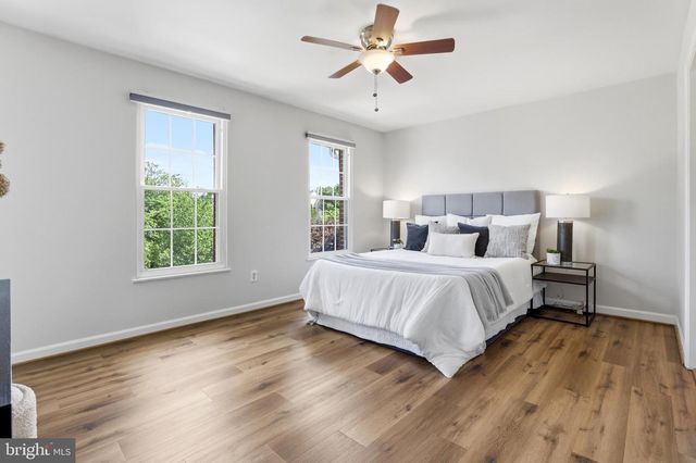 6428 OVERCOAT LN, Centreville, VA 20121