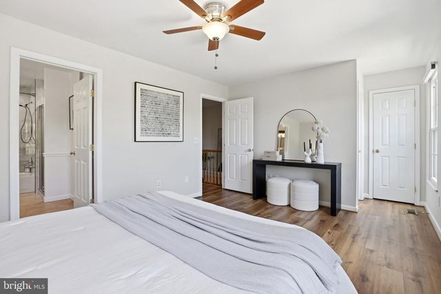 6428 OVERCOAT LN, Centreville, VA 20121