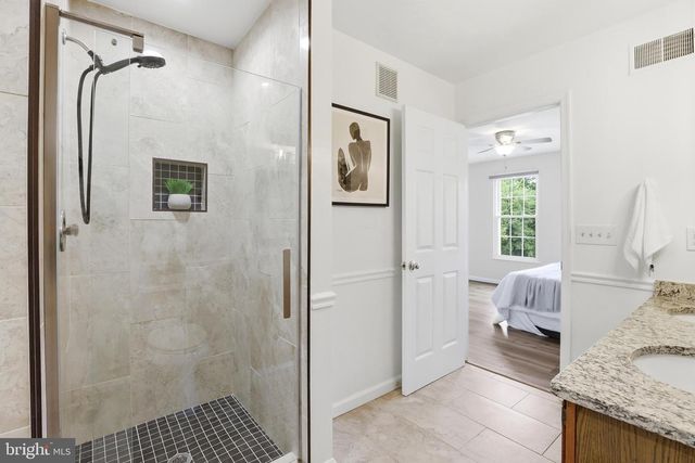 6428 OVERCOAT LN, Centreville, VA 20121