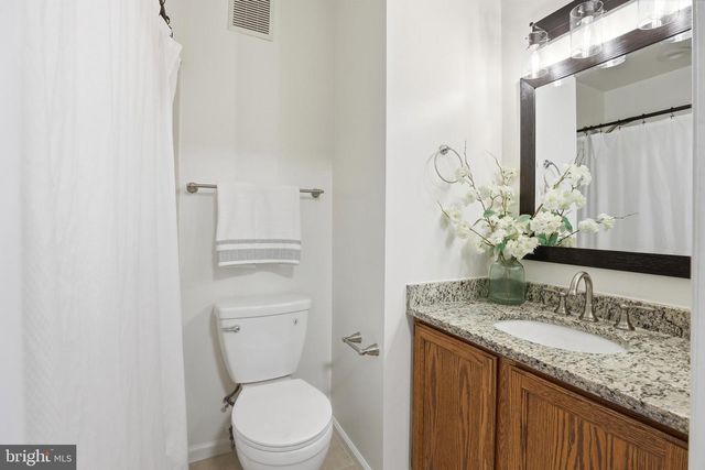 6428 OVERCOAT LN, Centreville, VA 20121