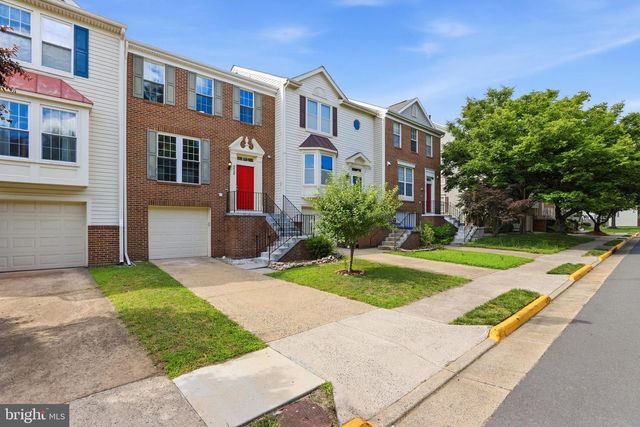 6428 OVERCOAT LN, Centreville, VA 20121