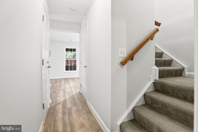 6428 OVERCOAT LN, Centreville, VA 20121