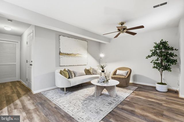 6428 OVERCOAT LN, Centreville, VA 20121