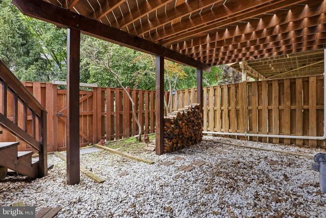 6428 OVERCOAT LN, Centreville, VA 20121