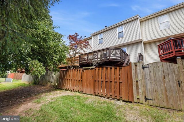 6428 OVERCOAT LN, Centreville, VA 20121