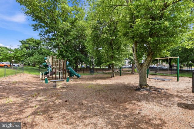 6428 OVERCOAT LN, Centreville, VA 20121