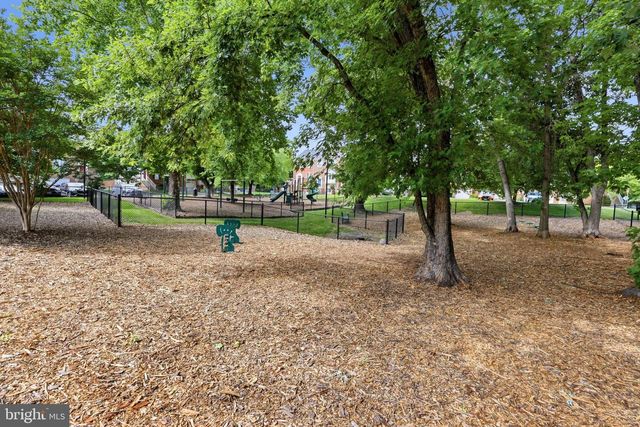 6428 OVERCOAT LN, Centreville, VA 20121
