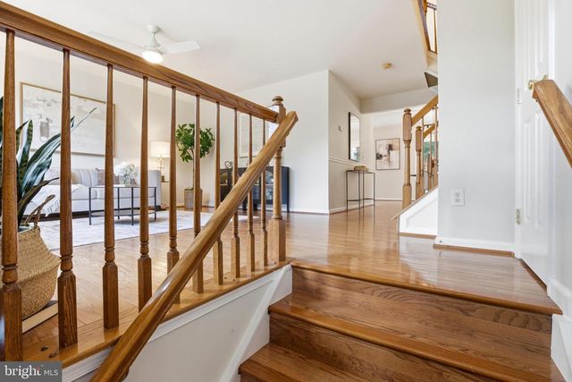 6428 OVERCOAT LN, Centreville, VA 20121